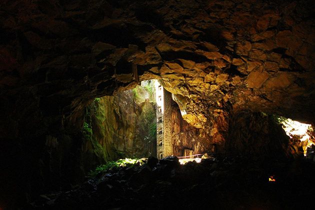 Furna do Enxofre, Graciosa island (Azores)