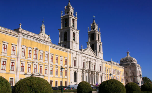 The-best-daytrips-from-Lisbon-Mafra